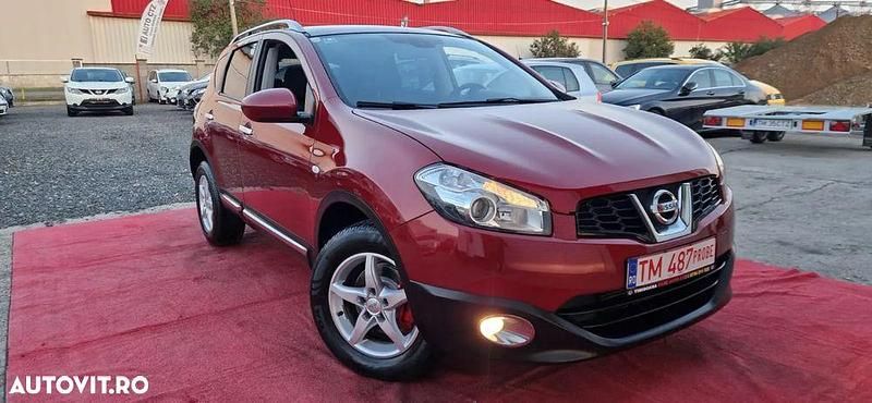Culoarerosu Second-hand 2011 Nissan Qashqai Visia SUV | 7.500 EUR (Preț OK) - Imagine 1/4