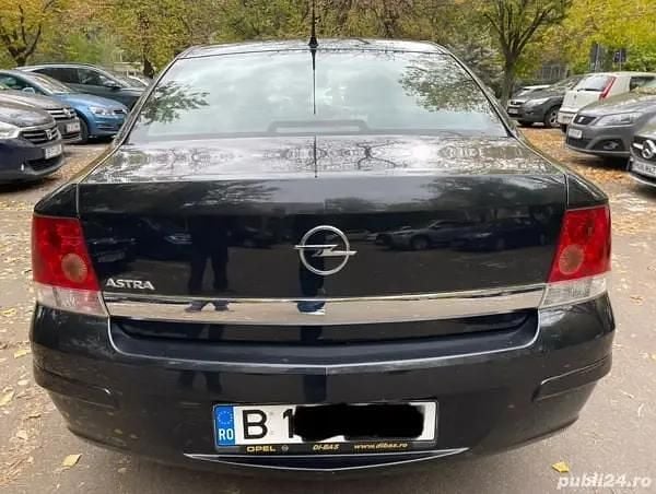 Second-hand Opel Astra 120 CP (88 kW) 2013 Berlinǎ