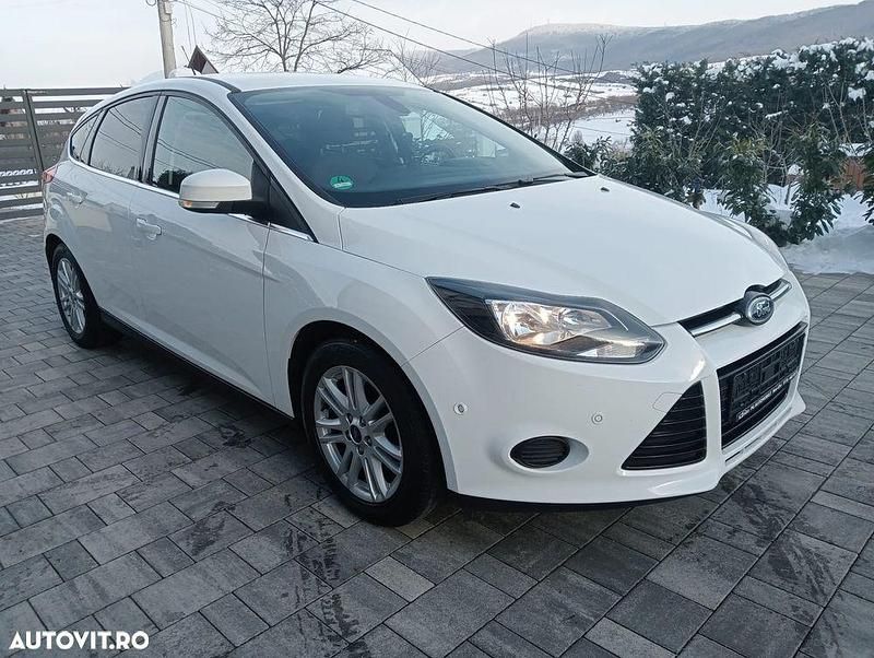 Second-hand Ford Focus Sport 125 CP (91 kW) 2013 Culoarealb Hatchback