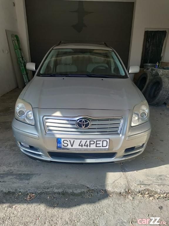 Utilizat 2005 Toyota Avensis Hatchback | 3.000 EUR - Imagine 1/4
