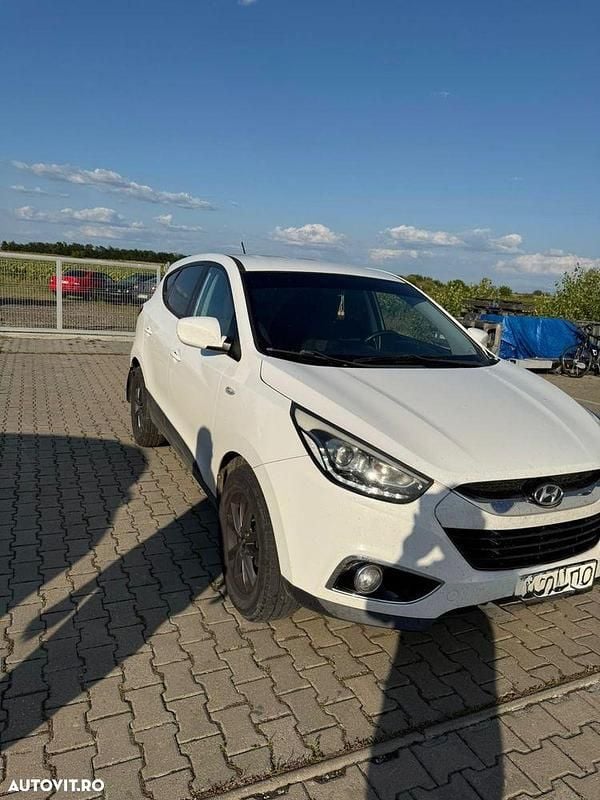 Culoarealb Utilizat 2015 Hyundai ix35 SUV | 9.200 EUR (Preț OK) - Imagine 1/4