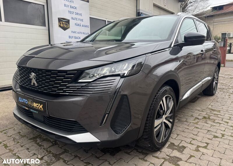 Gri Utilizat 2022 Peugeot 5008 Allure Monovolum | 17.990 EUR (Preț OK) - Imagine 1/4