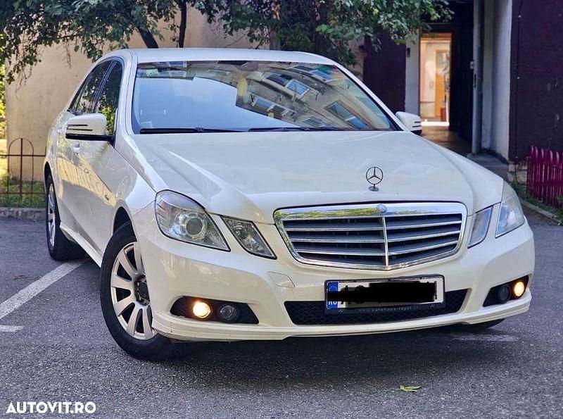 Culoarealb Utilizat 2010 Mercedes E200 Berlinǎ | 6.200 EUR - Imagine 1/4