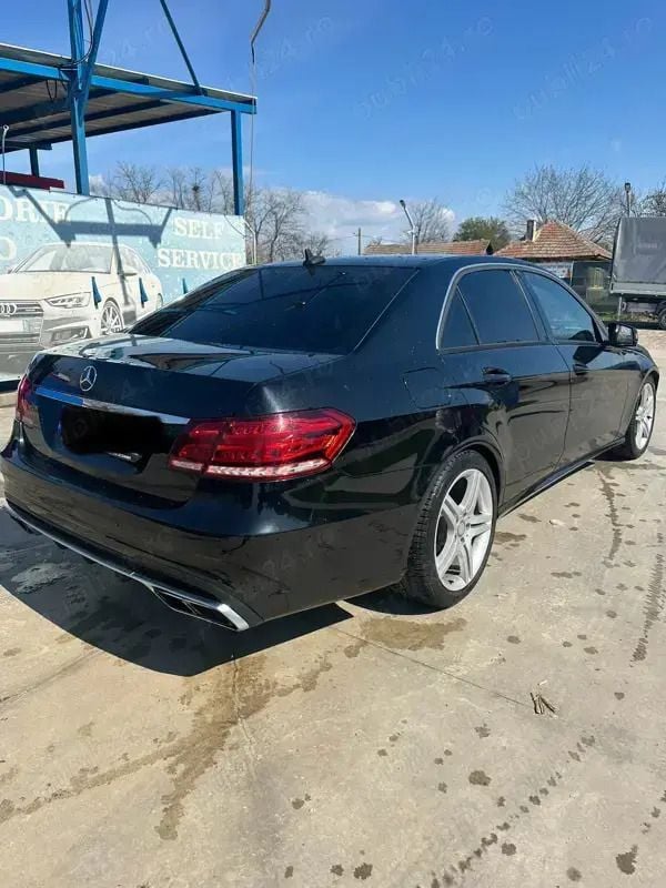 Utilizat 2010 Mercedes E200 AMG Berlinǎ | 7.000 EUR - Imagine 1/4