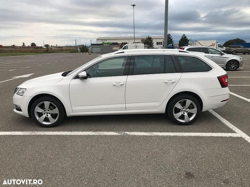 Alb Utilizat 2019 Skoda Octavia Style Break | 11.800 EUR (Preț OK) - Imagine 1/4