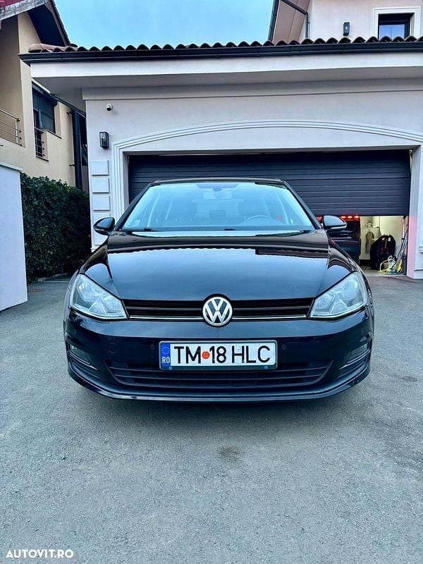 Second-hand VW Golf VII Trendline 85 CP (62 kW) 2016 Culoarenegru Hatchback
