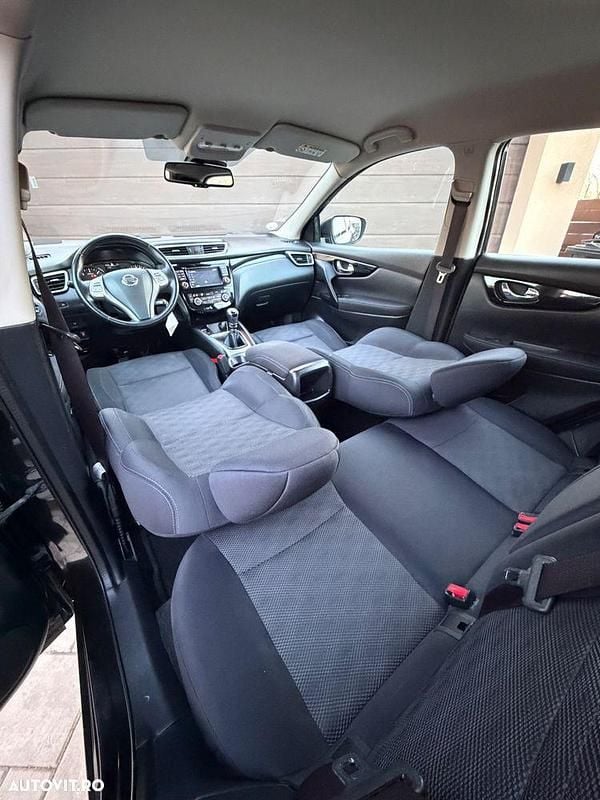 Second-hand Nissan Qashqai I-Way 130 CP (95 kW) 2016 Culoarenegru SUV