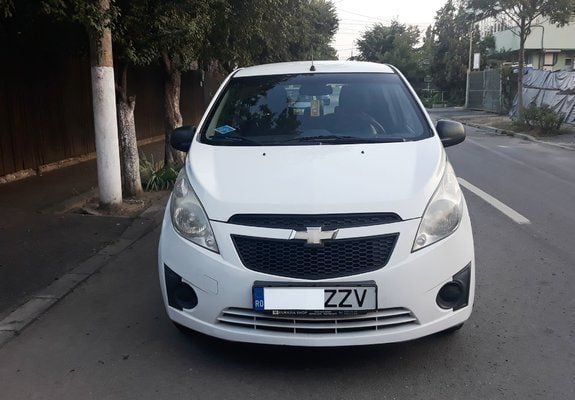 Alb Utilizat 2012 Chevrolet Spark Hatchback | 2.950 EUR (Preț bun) - Imagine 1/4