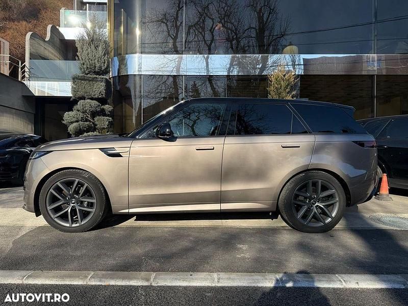 Second-hand Land Rover Range Rover Sport SE Dynamic 300 CP (220 kW) 2023 Culoaremaro SUV