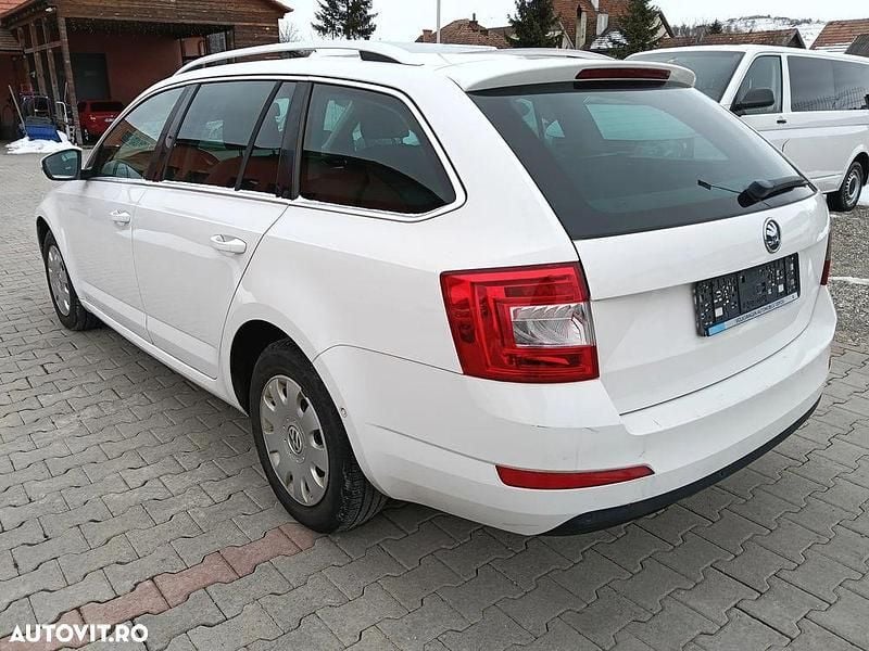 Second-hand Skoda Octavia 105 CP (77 kW) 2014 Culoarealb Hatchback