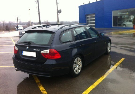 Albastru Utilizat 2005 BMW 320 Break | 4.850 EUR - Imagine 1/4