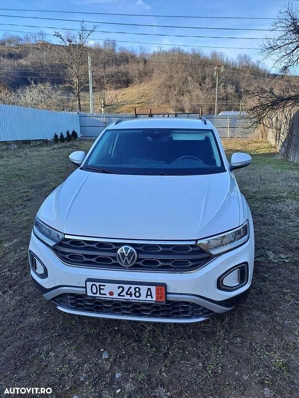 Second-hand VW T-Roc Move 116 CP (85 kW) 2023 Culoarealb SUV