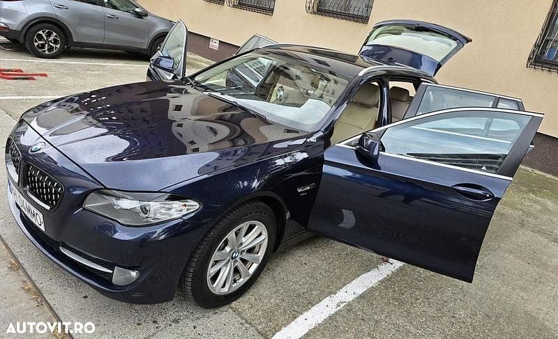 Culoarealbastru Utilizat 2011 BMW 520 Luxury Line Break | 6.499 EUR (Preț bun) - Imagine 1/4