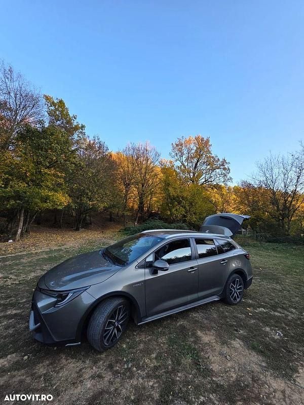Second-hand Toyota Corolla 180 CP (132 kW) 2020 Culoaremaro Break