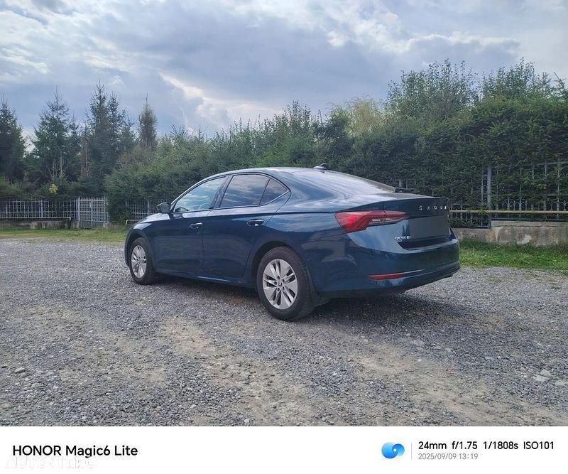 Second-hand Skoda Octavia Ambition 150 CP (110 kW) 2024 Culoarealbastru Berlinǎ