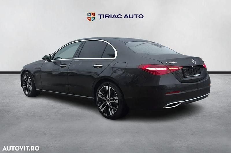 Second-hand Mercedes C300e 313 CP (230 kW) 2025 Culoaregri Berlinǎ
