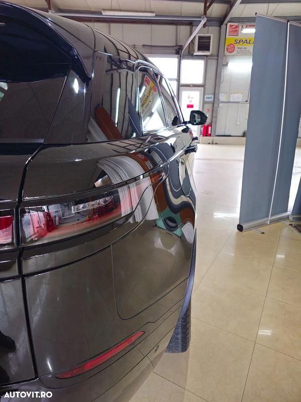 Second-hand Land Rover Range Rover Velar SE Dynamic 300 CP (220 kW) 2021 Culoarenegru SUV