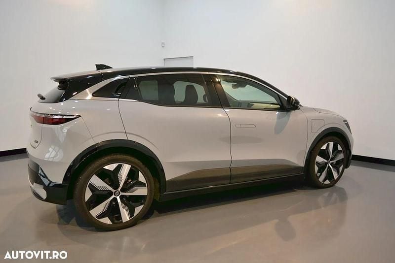 Second-hand Renault Megane E-Tech Techno 161 kW (220 CP) 2023 Culoaregri Hatchback