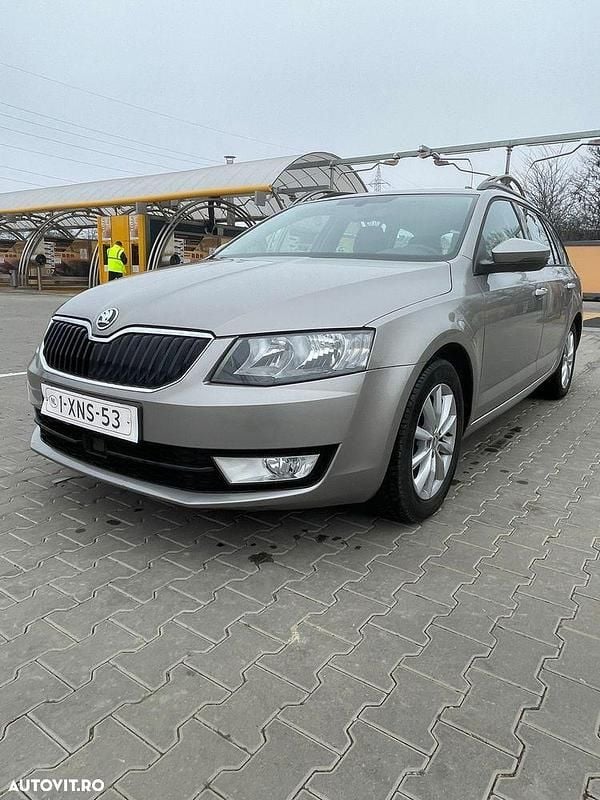 Culoarebej Utilizat 2014 Skoda Octavia Ambition Break | 6.750 EUR (Super Preț) - Imagine 1/4