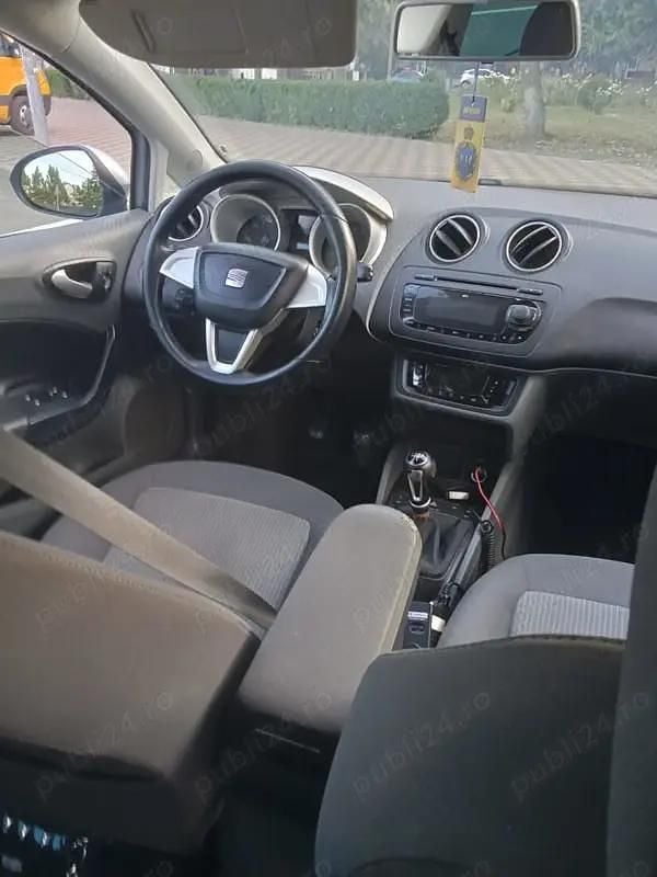 Utilizat 2011 Seat Ibiza Hatchback | 2.300 EUR (Super Preț) - Imagine 1/4