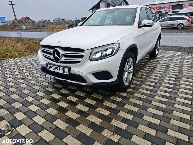 Culoarealb Utilizat 2016 Mercedes GLC250 SUV | 15.500 EUR - Imagine 1/4