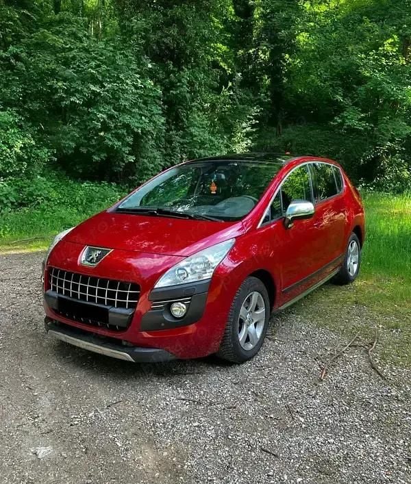 Rosu Utilizat 2011 Peugeot 3008 Premium Monovolum | 5.000 EUR (Preț OK) - Imagine 1/4