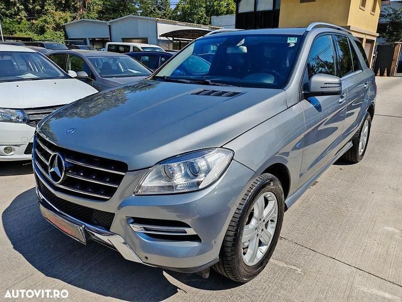 Culoareargint Utilizat 2012 Mercedes ML250 SUV | 11.000 EUR (Super Preț) - Imagine 1/4