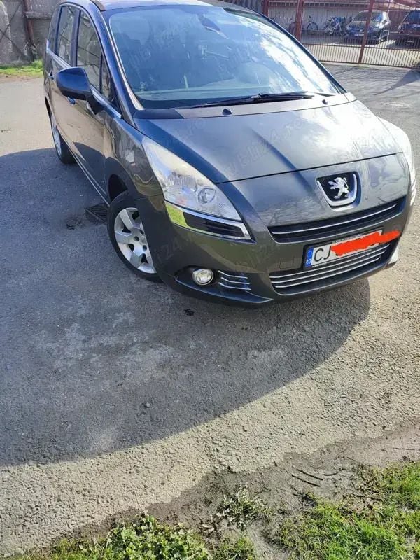 Utilizat 2012 Peugeot 5008 Monovolum | 4.100 EUR (Preț OK) - Imagine 1/4