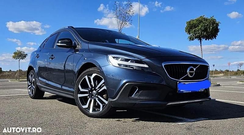 Culoarealbastru Utilizat 2016 Volvo V40 Momentum Break | 17.000 EUR - Imagine 1/4