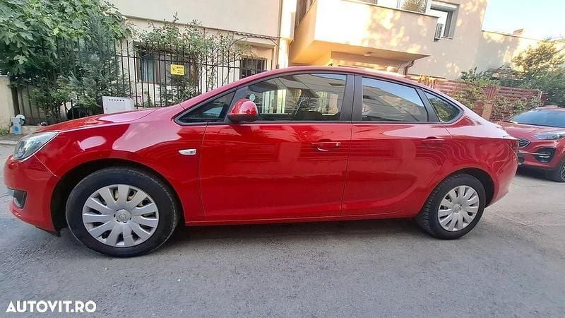 Second-hand Opel Astra Enjoy 116 CP (85 kW) 2014 Culoarerosu Berlinǎ