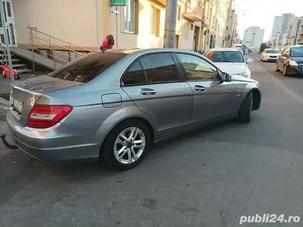 Gri Utilizat 2011 Mercedes C180 Berlinǎ | 7.300 EUR (Preț OK) - Imagine 1/4