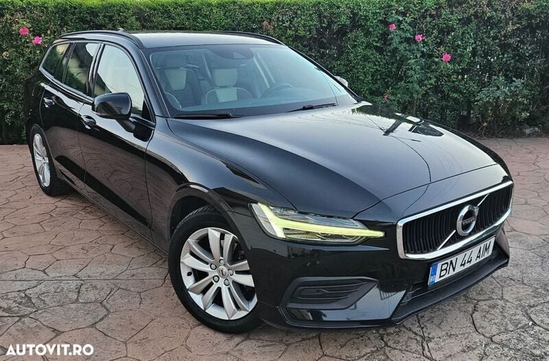 Negru Utilizat 2019 Volvo V60 Momentum Break | 16.800 EUR (Preț OK) - Imagine 1/4