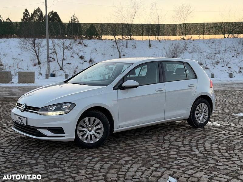 Second-hand VW Golf VII Trendline 115 CP (84 kW) 2020 Culoarealb Hatchback