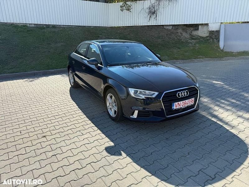 Culoarealbastru Utilizat 2020 Audi A3 Berlinǎ | 16.500 EUR (Super Preț) - Imagine 1/4