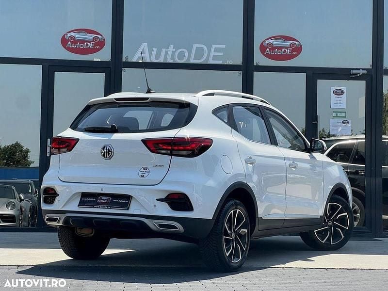 Second-hand MG ZS Luxury 106 CP (77 kW) 2022 Alb Berlinǎ