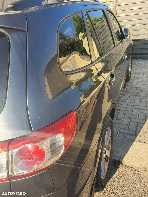 Second-hand Hyundai Santa Fe Style 197 CP (144 kW) 2012 Culoaregri SUV