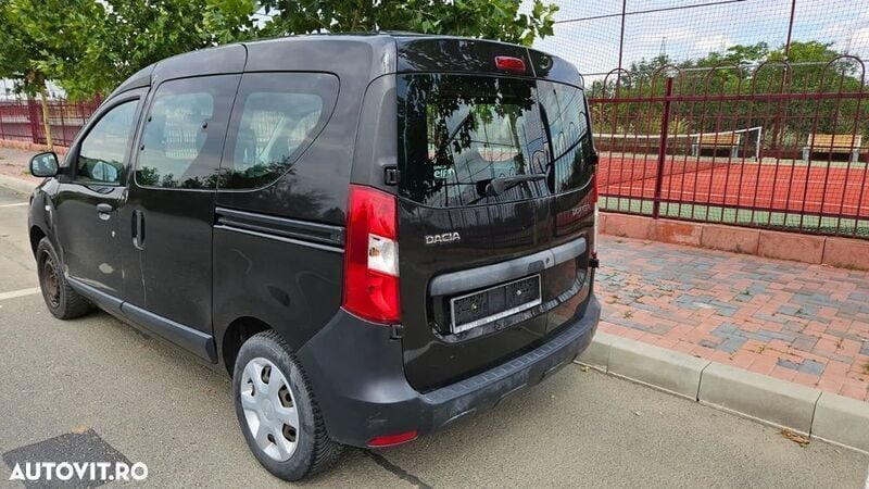 Second-hand Dacia Dokker Lauréate 115 CP (84 kW) 2016 Negru Monovolum