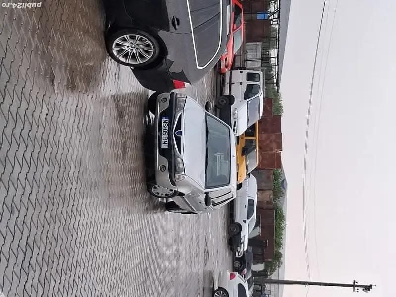 Utilizat 2004 Dacia Solenza Comfort Hatchback | 950 EUR - Imagine 1/4