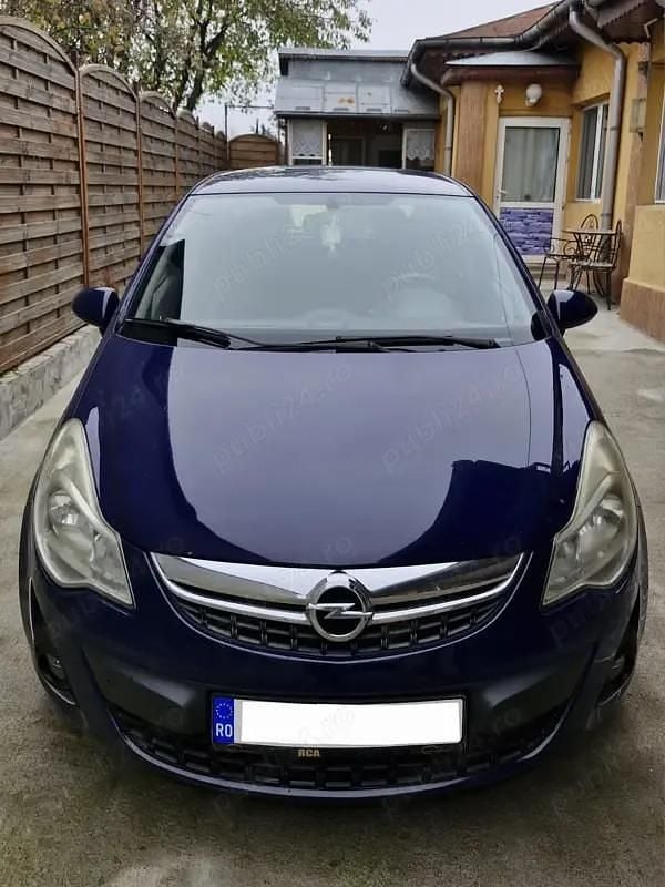 Second-hand Opel Corsa Active 95 CP (69 kW) 2012 Culoarealbastru Berlinǎ