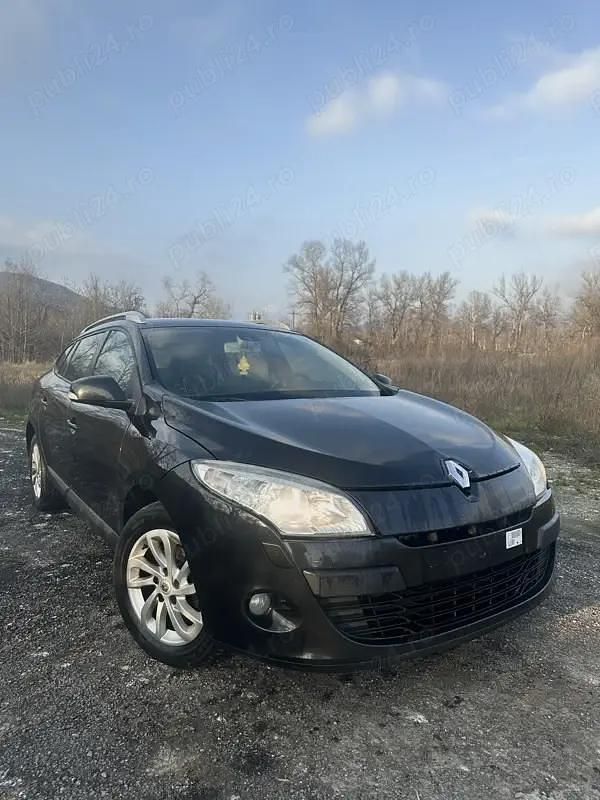 Utilizat 2010 Renault Mégane III Break | 3.150 EUR (Preț OK) - Imagine 1/4