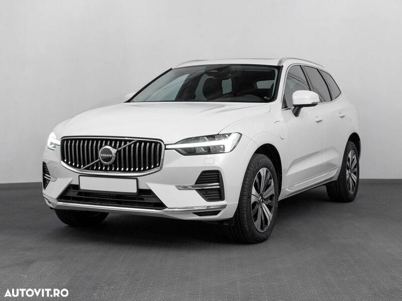 Alb Utilizat 2023 Volvo XC60 Core SUV | 54.500 EUR - Imagine 1/4