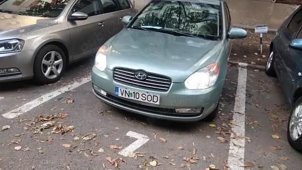 Second-hand Hyundai Accent 110 CP (80 kW) 2009 Verde Berlinǎ