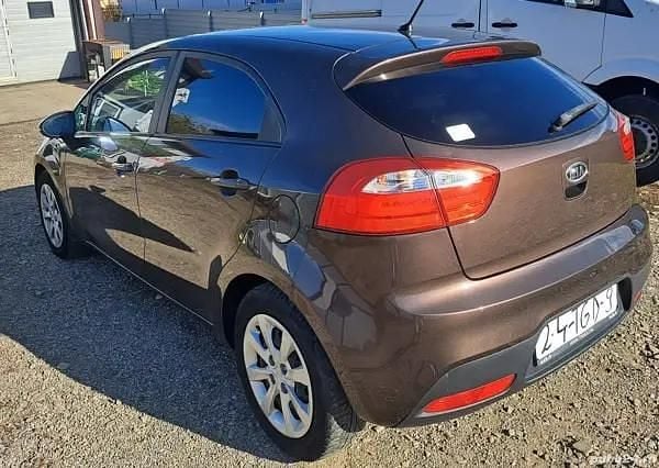 Second-hand Kia Rio 75 CP (55 kW) 2012 Maro Hatchback