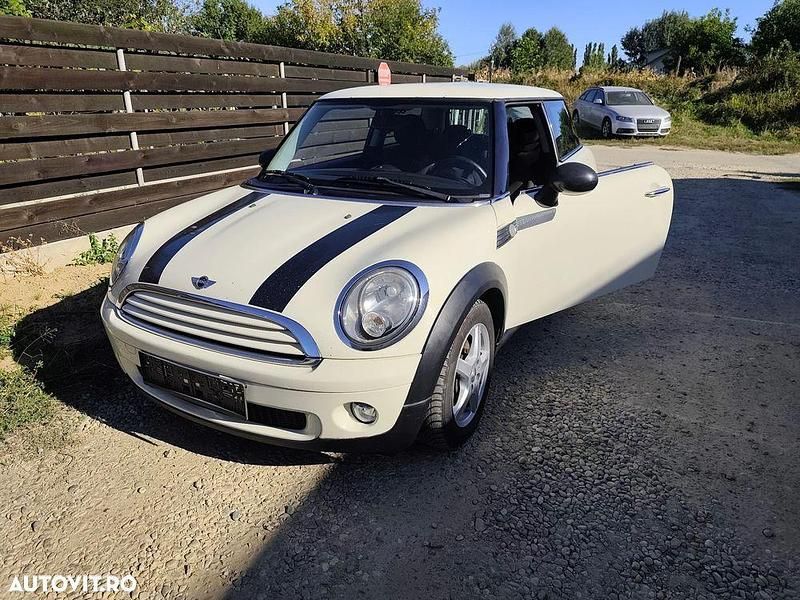 Culoarealb Utilizat 2010 Mini ONE Hatchback | 3.100 EUR - Imagine 1/4
