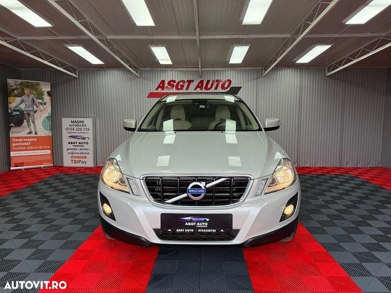 Second-hand Volvo XC60 163 CP (119 kW) 2009 Culoarealb SUV