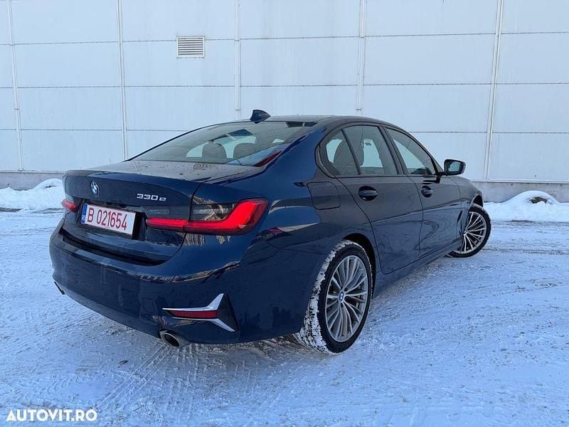 Second-hand BMW 330e Luxury Line 292 CP (214 kW) 2020 Culoarealbastru Berlinǎ