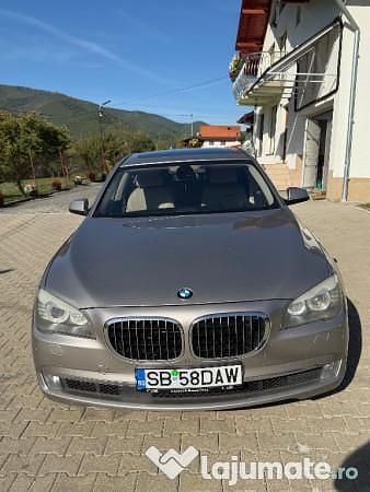 Gri Utilizat 2011 BMW 740 Comfort Edition Berlinǎ | 11.790 EUR (Scump) - Imagine 1/4