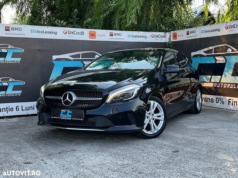 Culoarenegru Utilizat 2017 Mercedes A200 Style Hatchback | 12.450 EUR (Super Preț) - Imagine 1/4