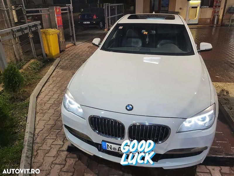 Culoarealb Utilizat 2014 BMW 730 Comfort Edition Berlinǎ | 14.800 EUR (Preț OK) - Imagine 1/4