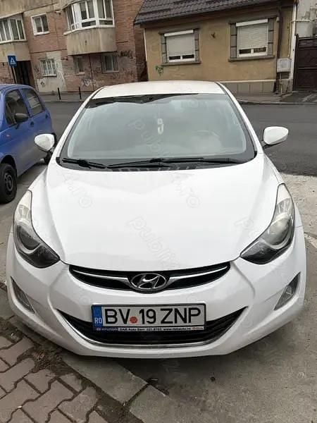 Second-hand Hyundai Elantra 132 CP (97 kW) 2012 Alb Berlinǎ